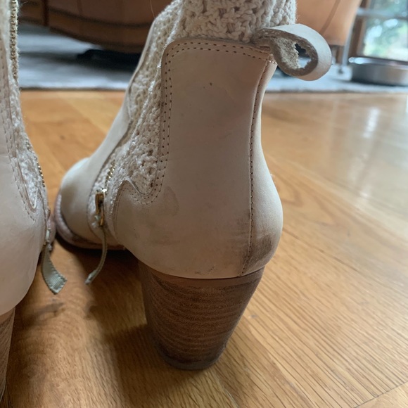 Anthropologie Miss Albright Cream Lace Booties - Picture 5 of 7